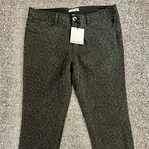 BRAND NEW Calvin Klein leopard grey skinny jeans, tags still on, size 8